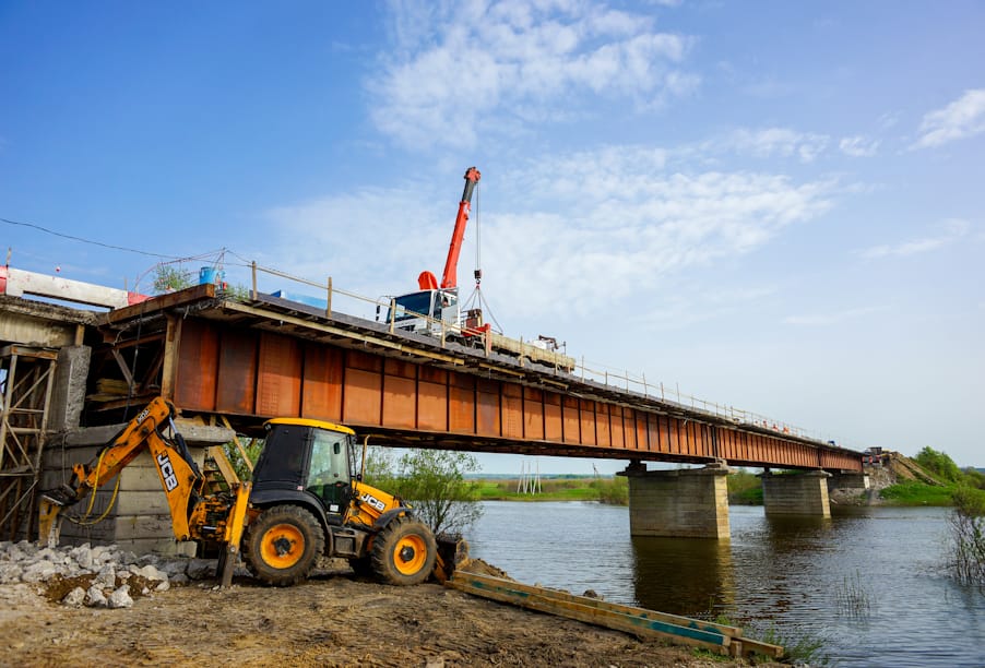 В Кировской области продолжается ремонт моста через Немду