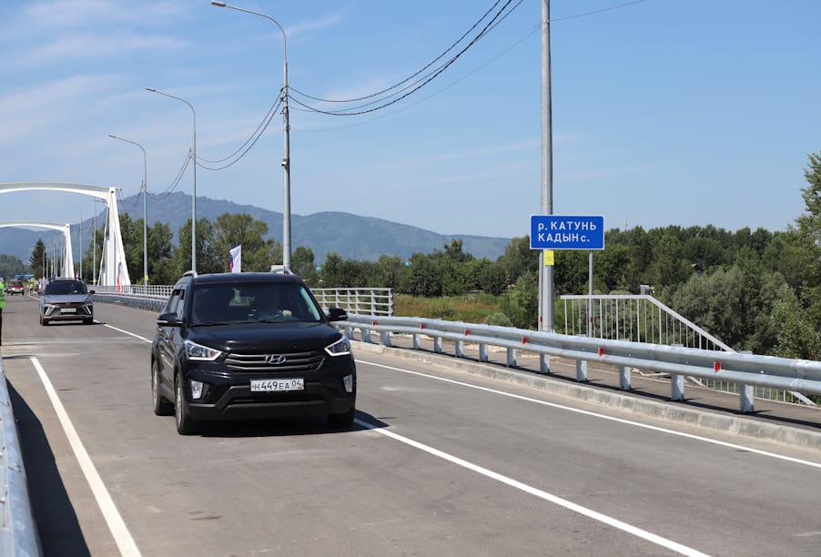 В Республике Алтай открыто движение по Платовскому мосту